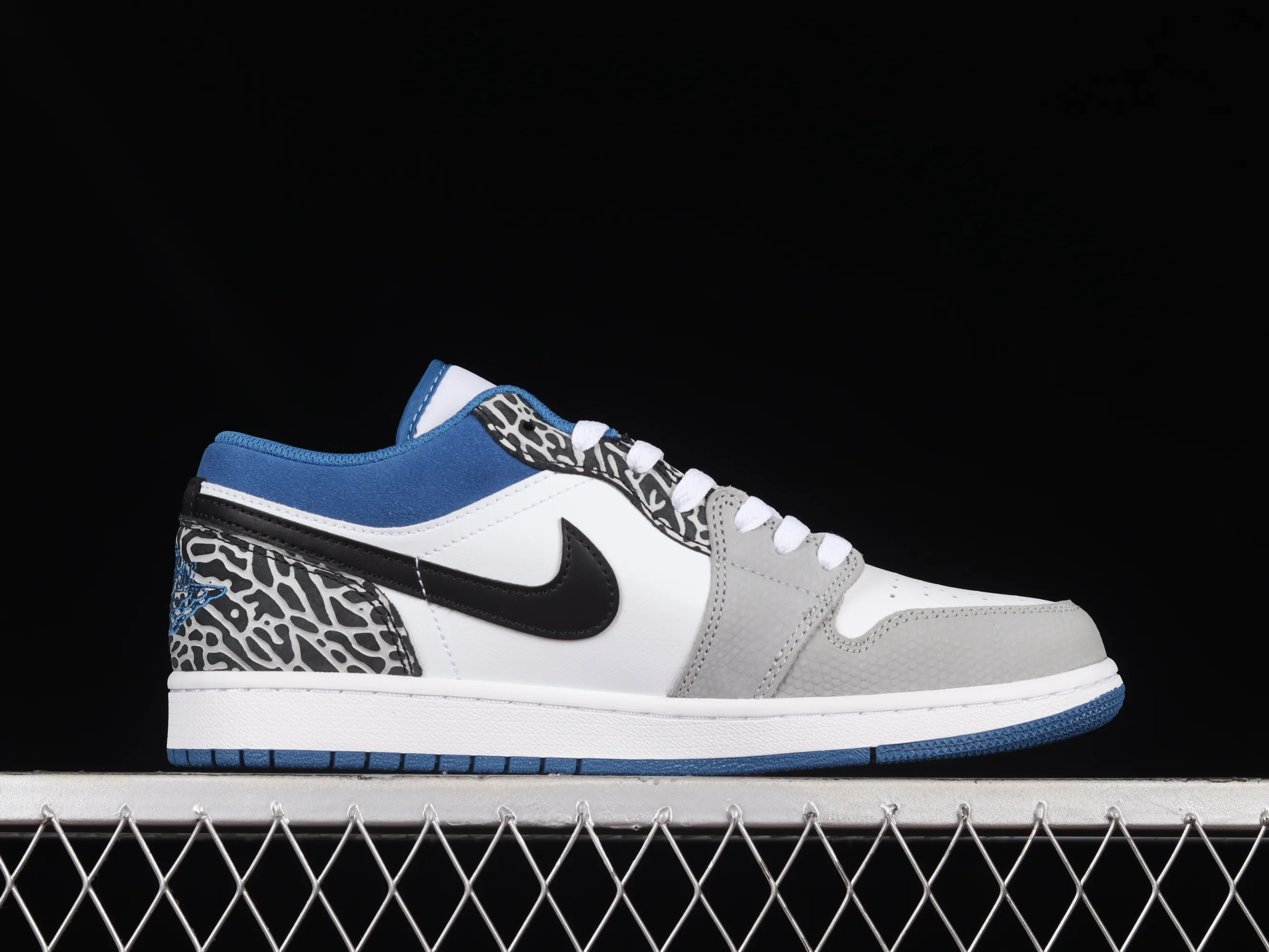 All categories Air Jordan Jordan series basketball shoes Air Jordan 1 Low G version pure original Air Jordan 1 Low "True Blue" AJ1 Joe 1 burst white and blue color low-top basketball shoes DM1199-140